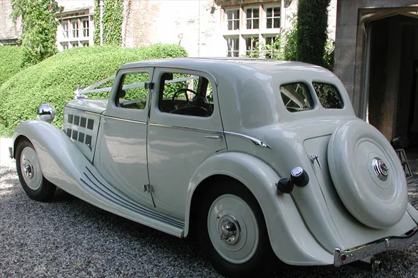vintage-cars-weddings-stroud-gloucestershire-in-the-cotswolds-photography-stroud-happy-our-car